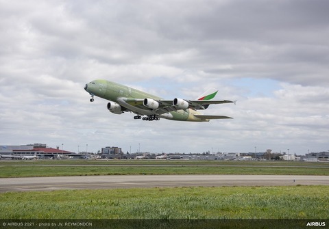 A380 Emirates MSN272 First Flight_