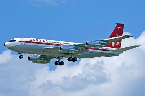 Boeing_707-138B_Qantas_Jett_Clipper_Ella_N707JT-1024x678