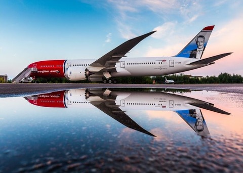 787 reflection