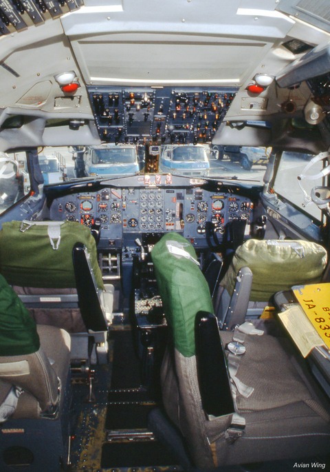 ANA B2 COCKPIT