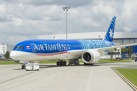 air_tahiti_paintrollout_018_0